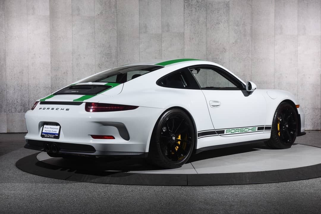 2016 Porsche 911 R — photo 36
