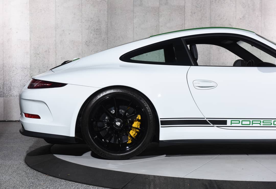 2016 Porsche 911 R — photo 37