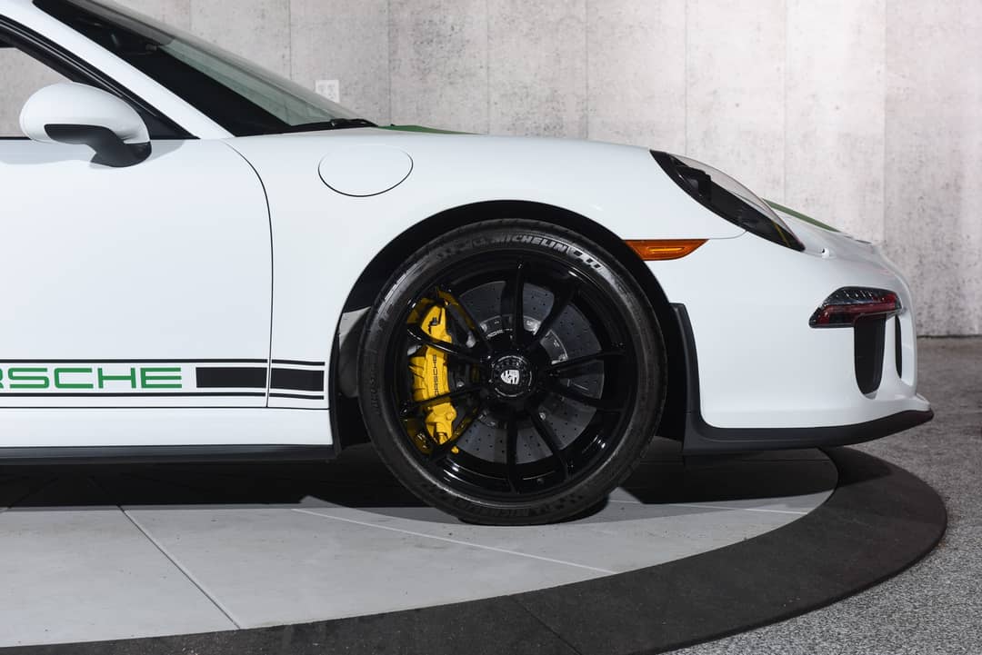 2016 Porsche 911 R — photo 38