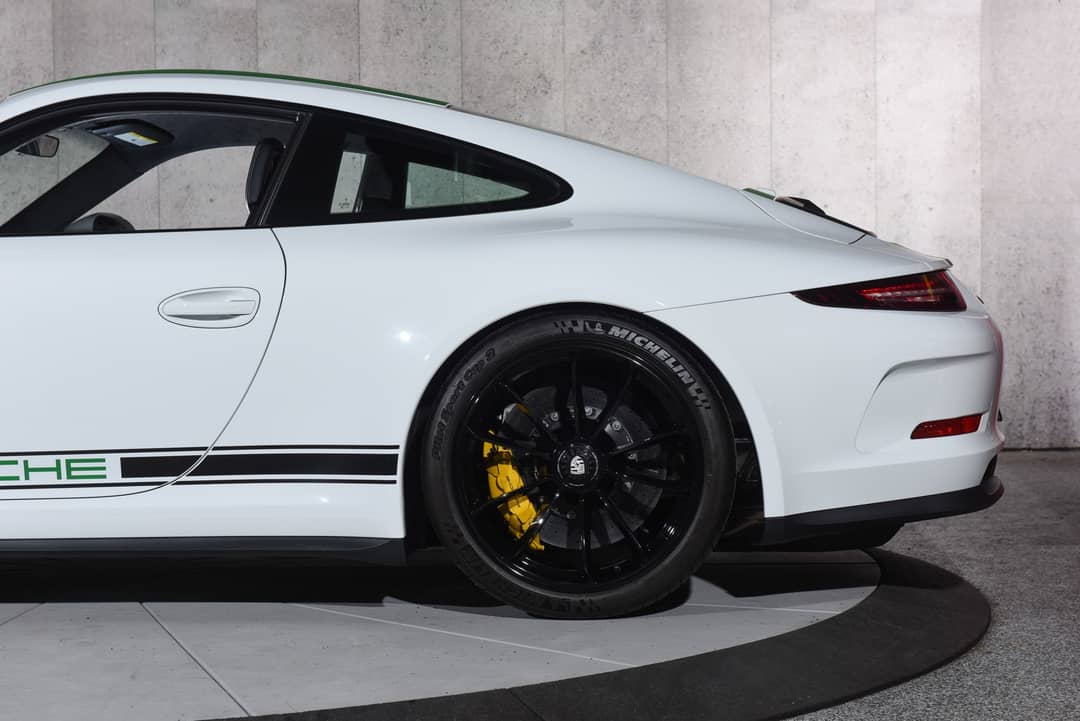 2016 Porsche 911 R — photo 40
