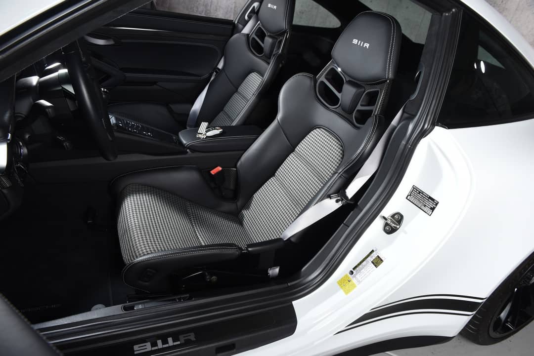 2016 Porsche 911 R — photo 42