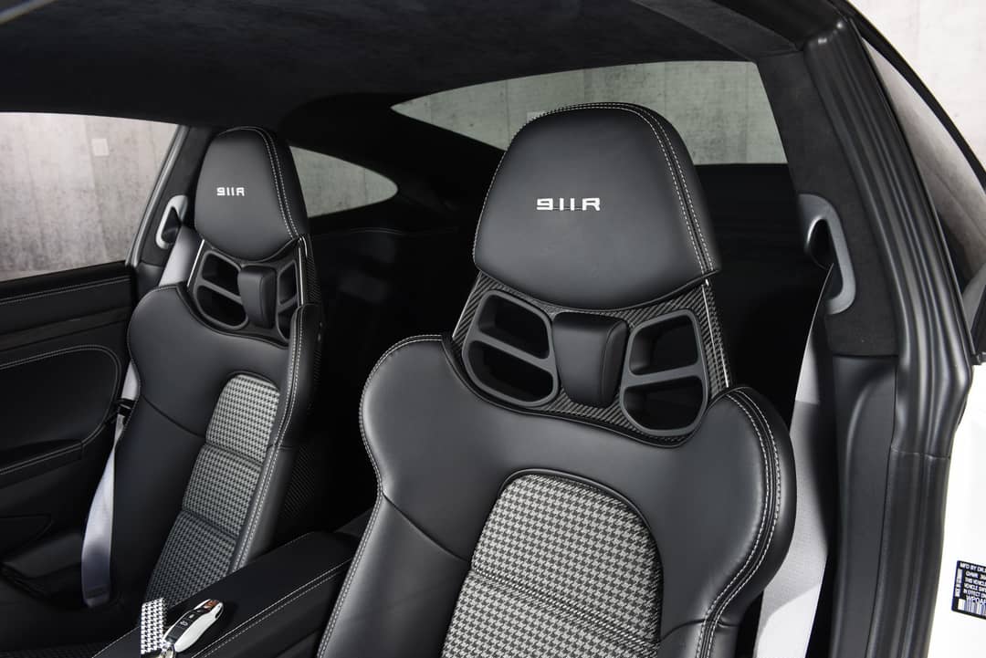2016 Porsche 911 R — photo 43