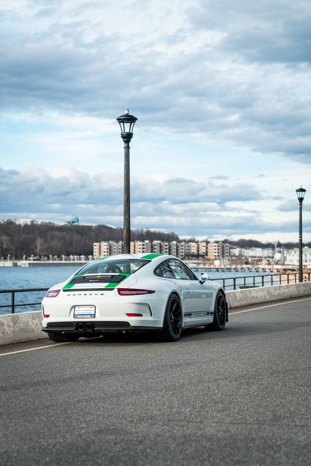 2016 Porsche 911 R — photo 49