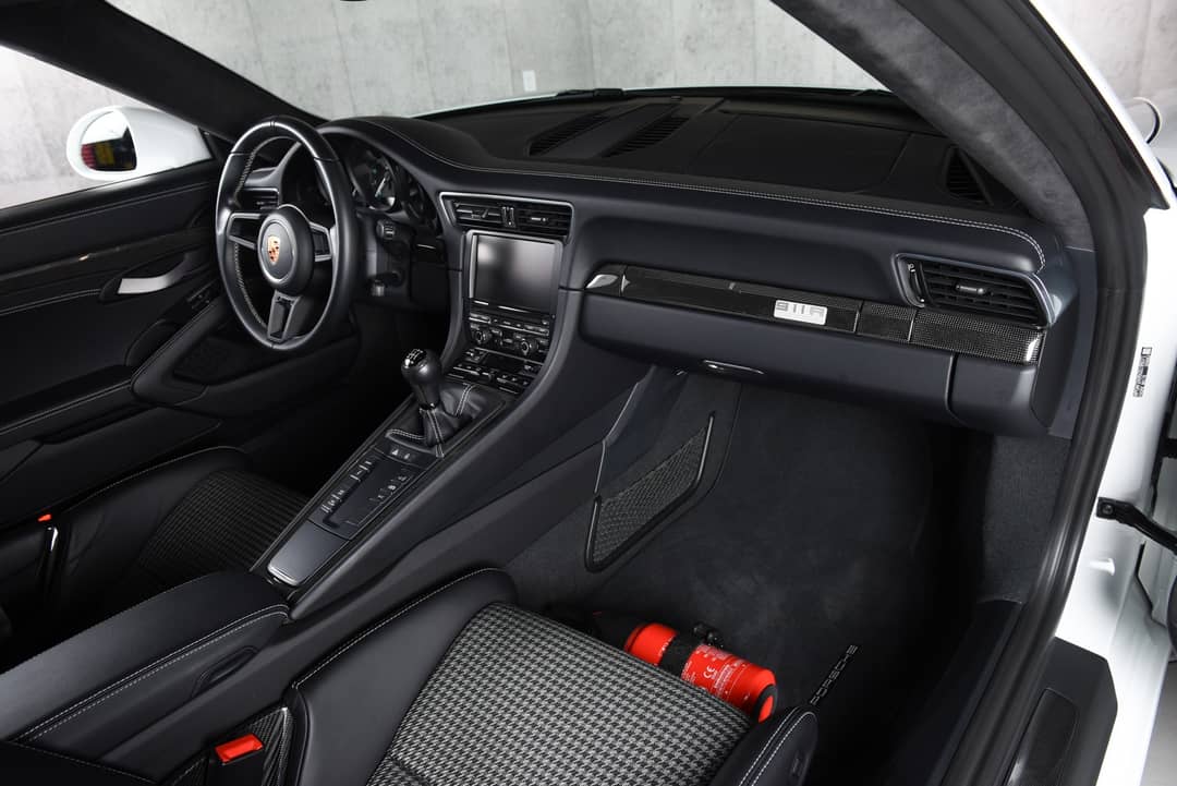 2016 Porsche 911 R — photo 58