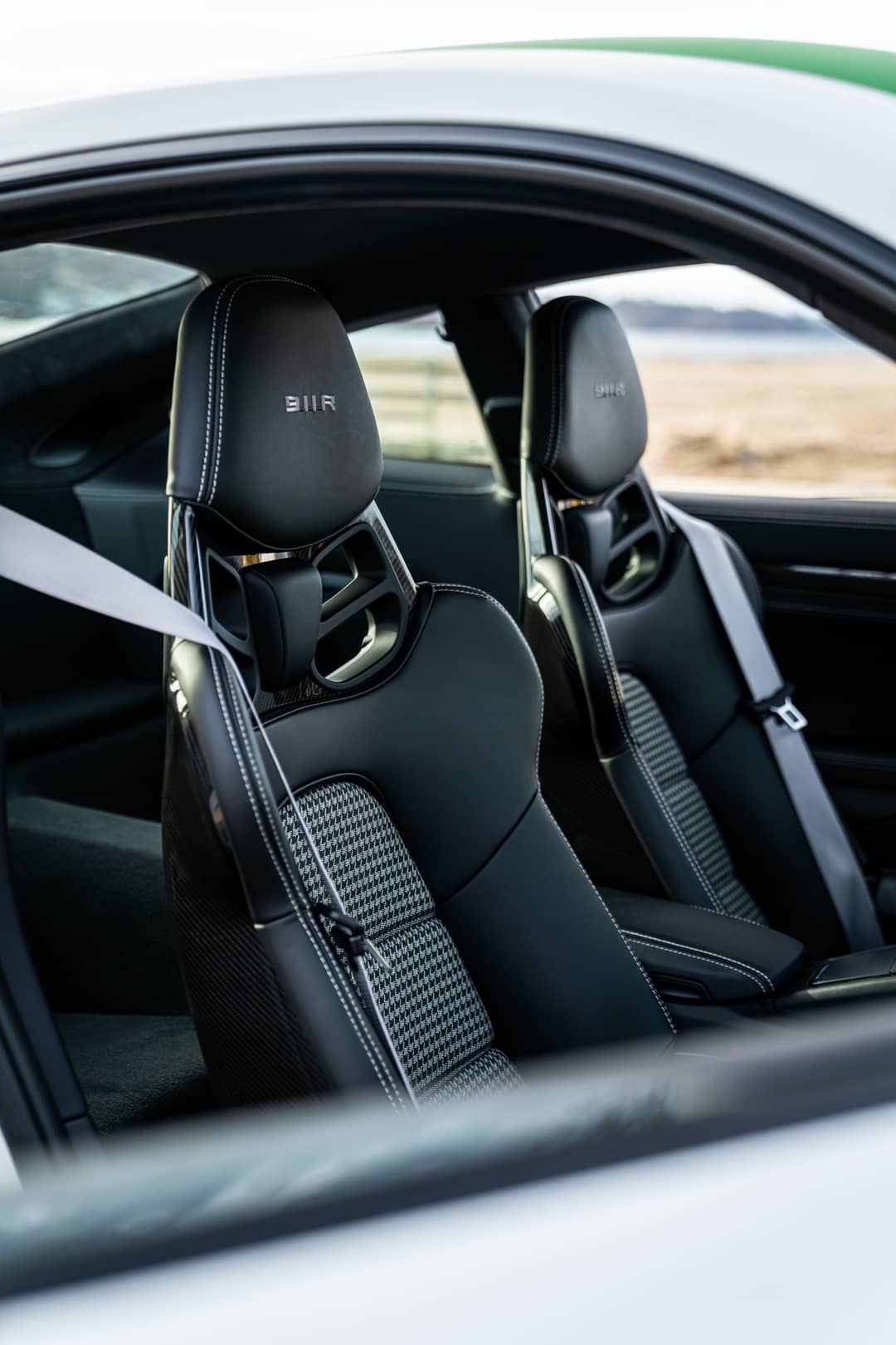 2016 Porsche 911 R — photo 61