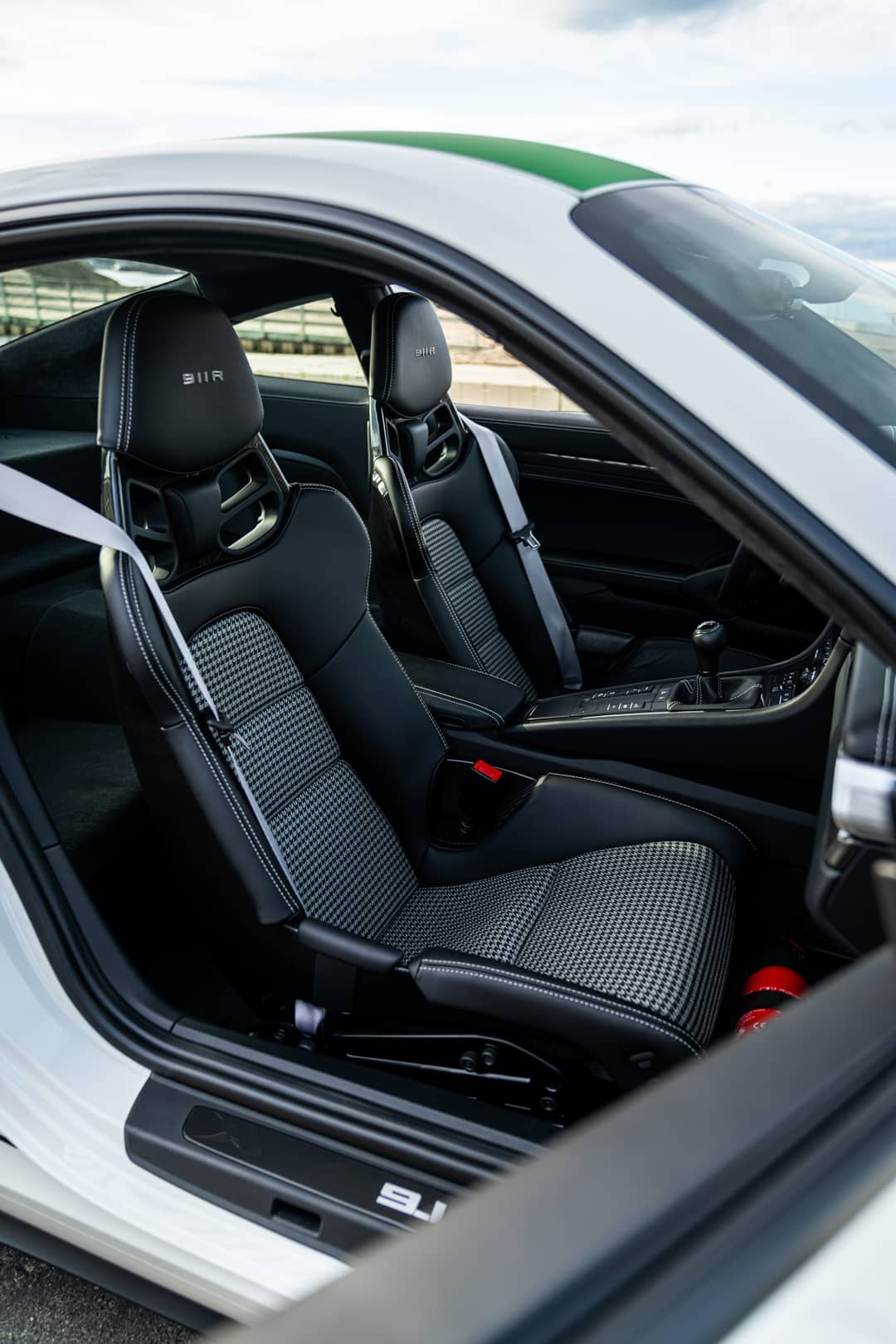 2016 Porsche 911 R — photo 62