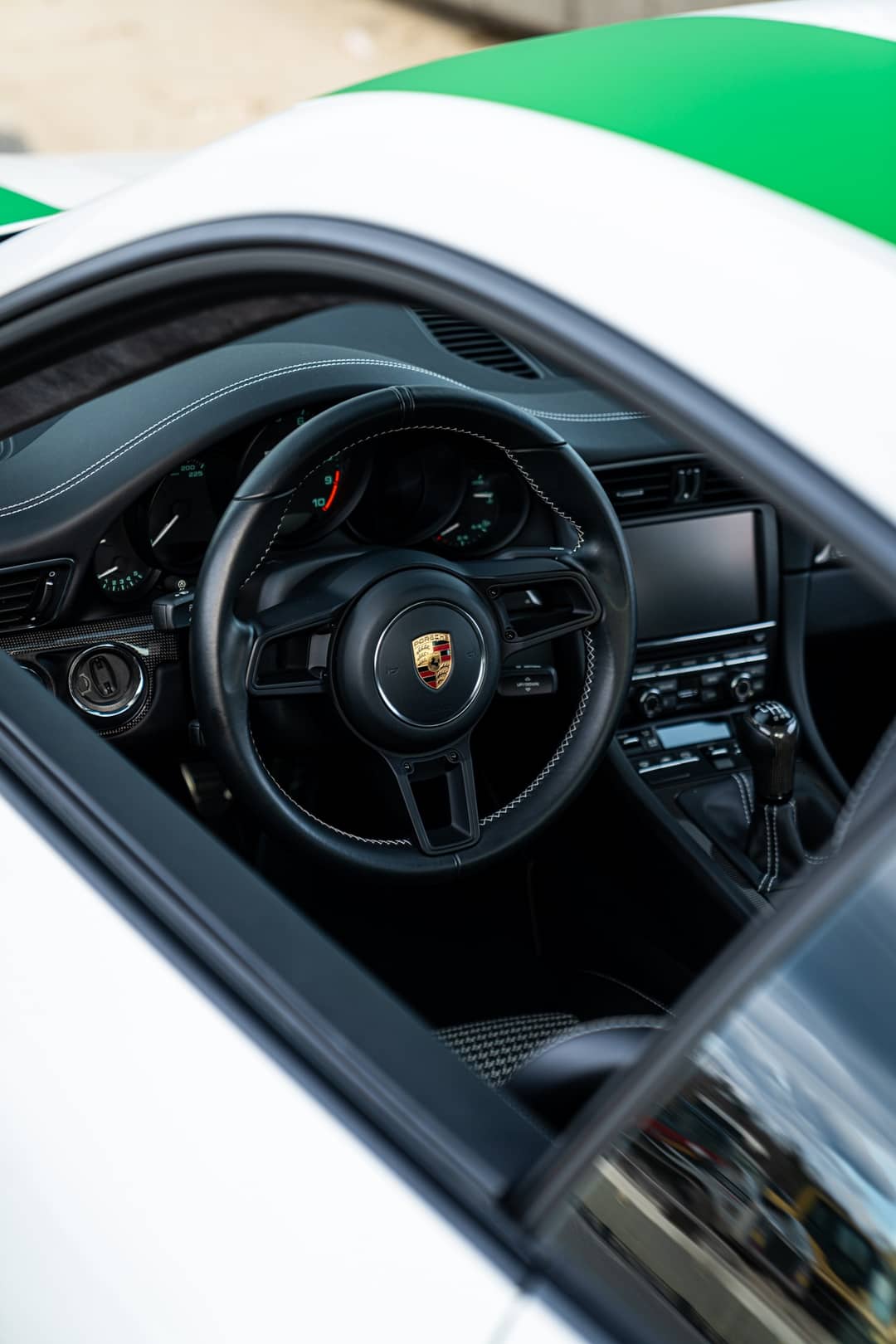 2016 Porsche 911 R — photo 10