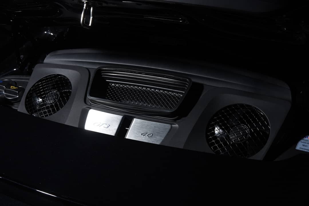 2018 Porsche 911 GT3 Touring — photo 12