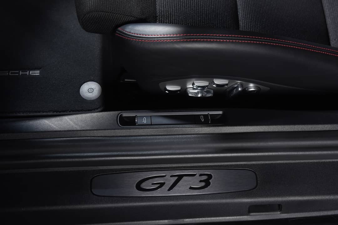 2018 Porsche 911 GT3 Touring — photo 25