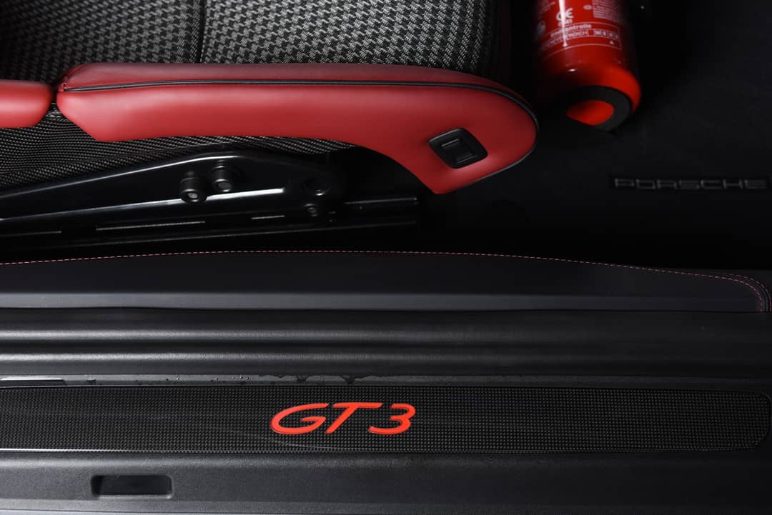 2018 Porsche 911 GT3 Touring — photo 46