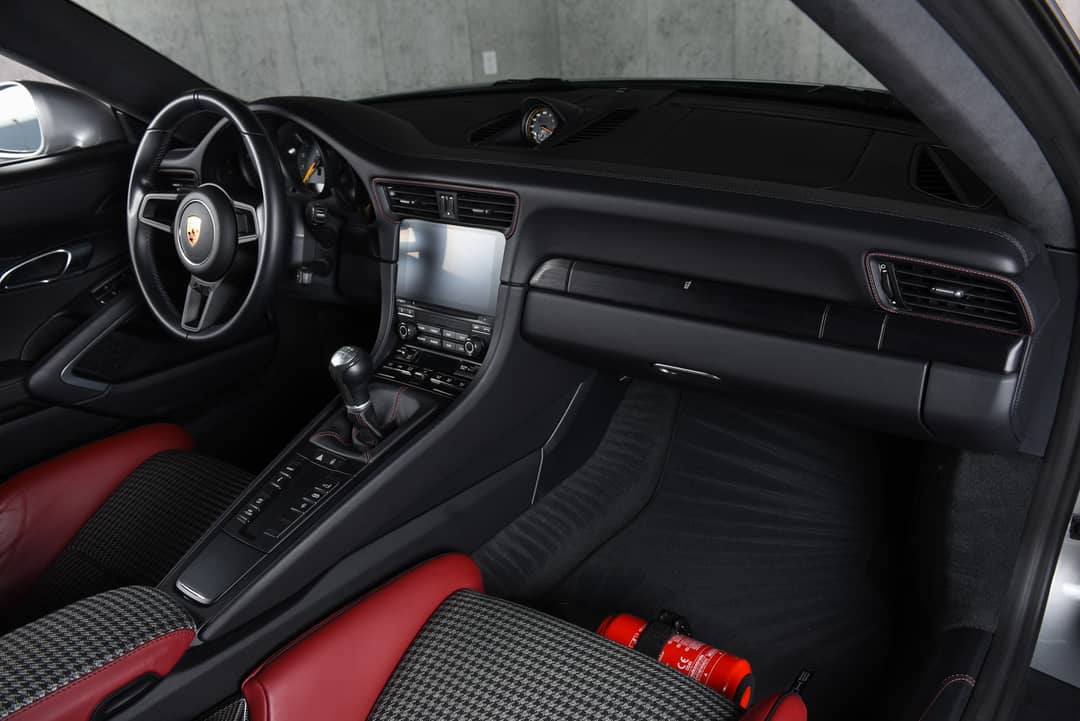 2018 Porsche 911 GT3 Touring — photo 49