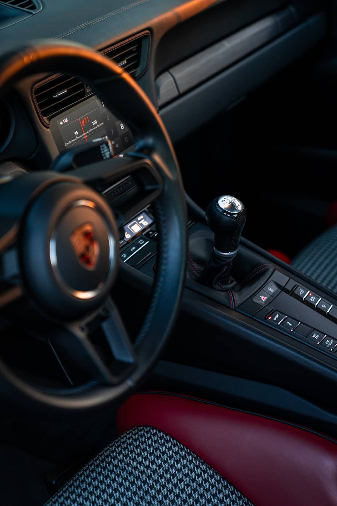 2018 Porsche 911 GT3 Touring — photo 8