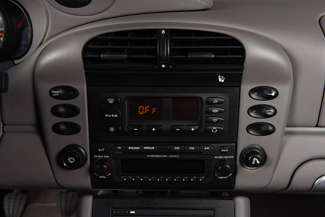 2003 Porsche 911 Carrera 4S — photo 19