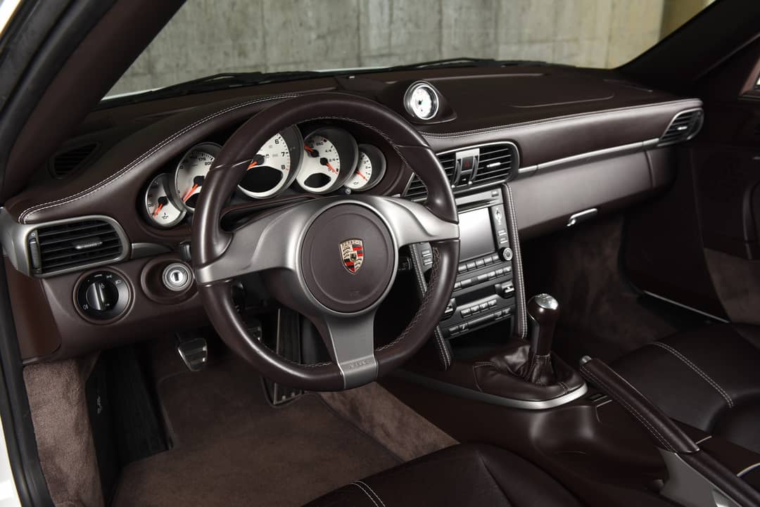 2010 Porsche 911 Carrera — photo 33
