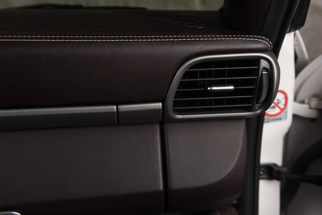 2010 Porsche 911 Carrera — photo 35