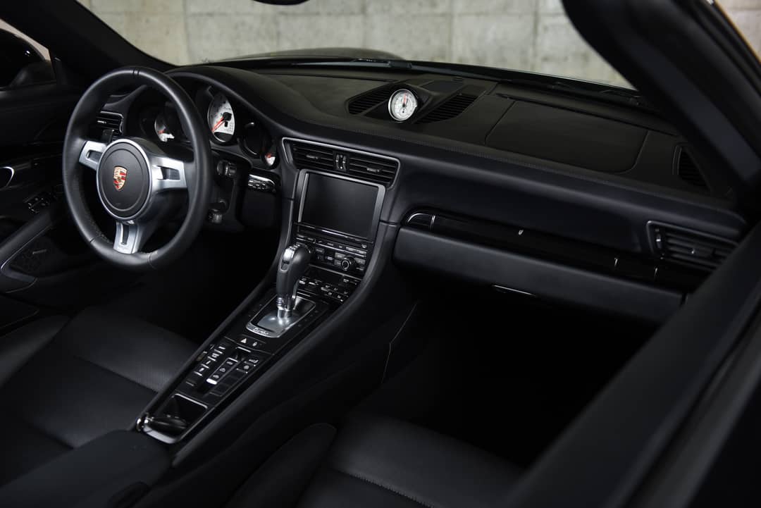 2015 Porsche 911 Turbo — photo 22