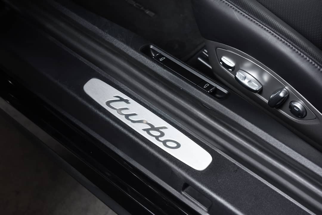 2015 Porsche 911 Turbo — photo 43