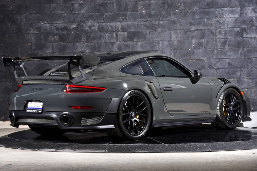 2018 Porsche 911 GT2 RS — photo 15