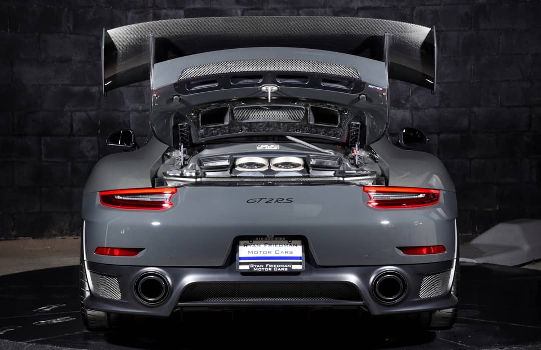 2018 Porsche 911 GT2 RS — photo 17