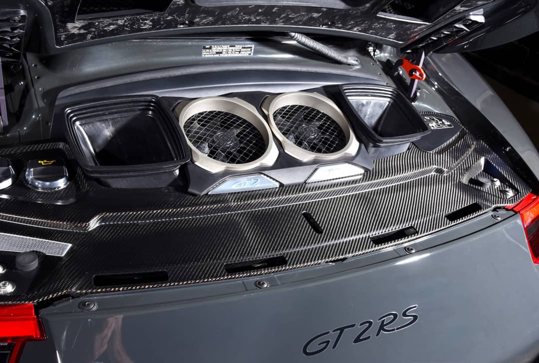 2018 Porsche 911 GT2 RS — photo 18