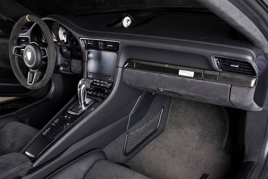 2018 Porsche 911 GT2 RS — photo 22