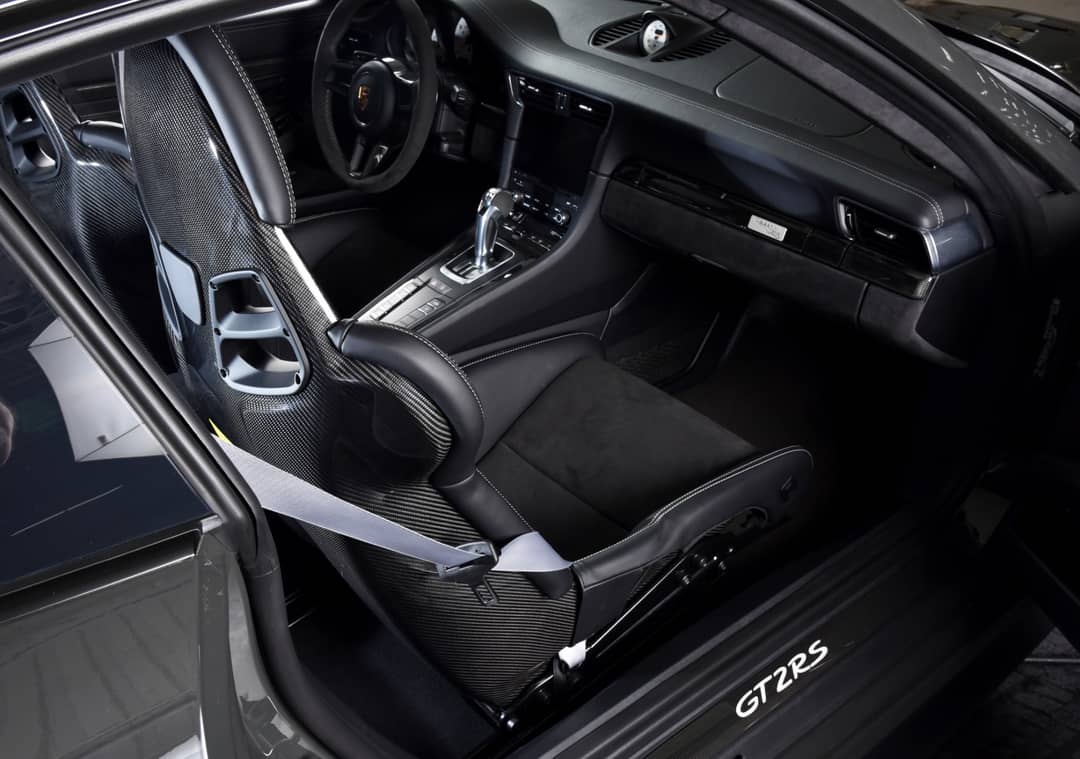 2018 Porsche 911 GT2 RS — photo 24