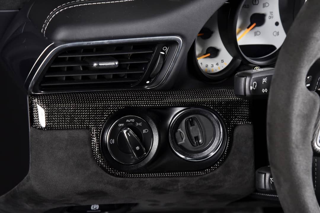 2018 Porsche 911 GT2 RS — photo 30