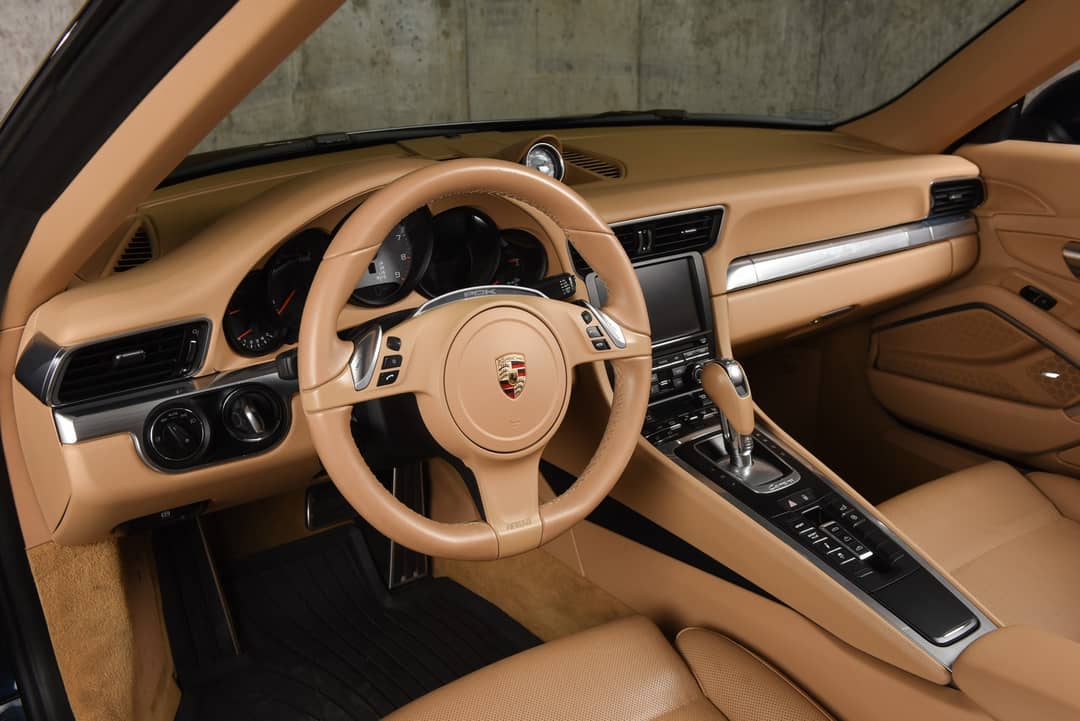 2014 Porsche 911 Carrera 4S — photo 24