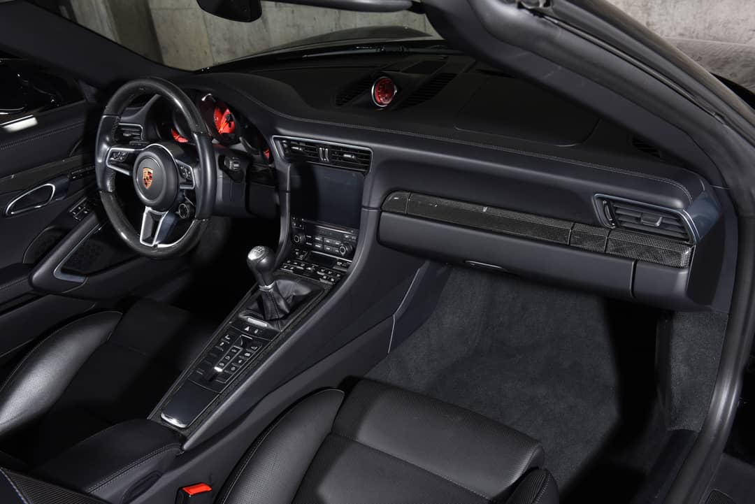 2017 Porsche 911 Carrera 4 GTS — photo 27