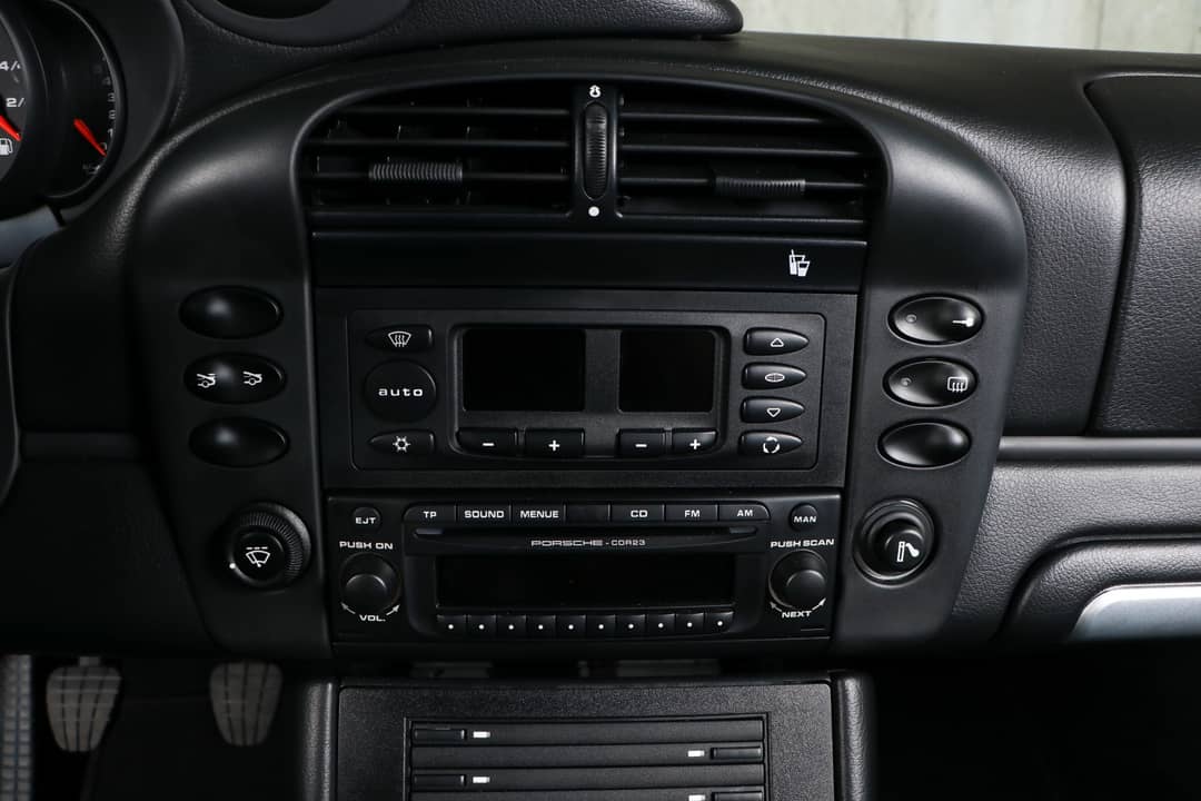 2003 Porsche 911 Carrera — photo 28