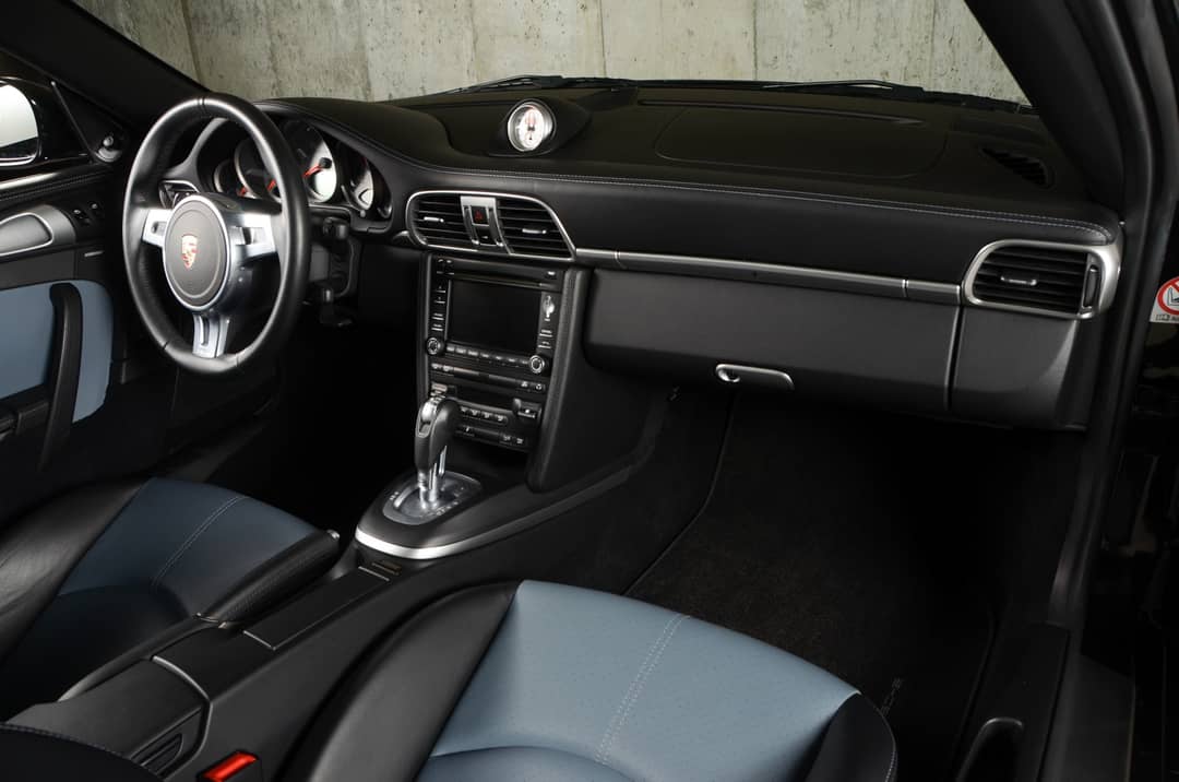 2011 Porsche 911 Turbo S — photo 25
