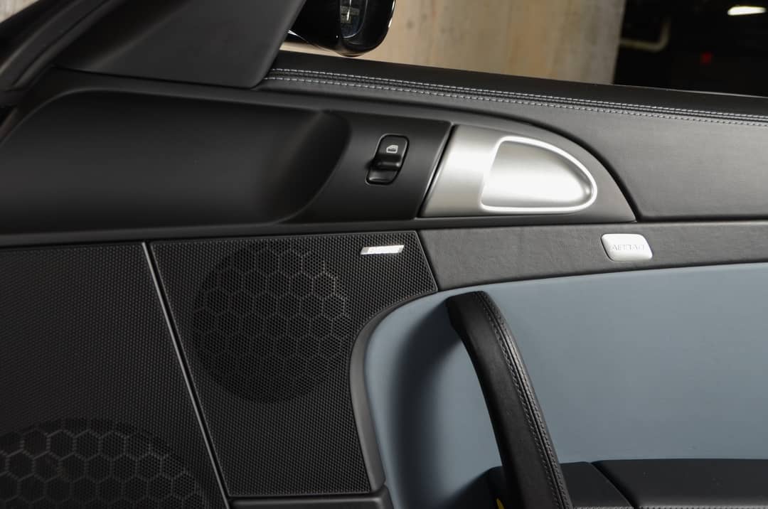 2011 Porsche 911 Turbo S — photo 27