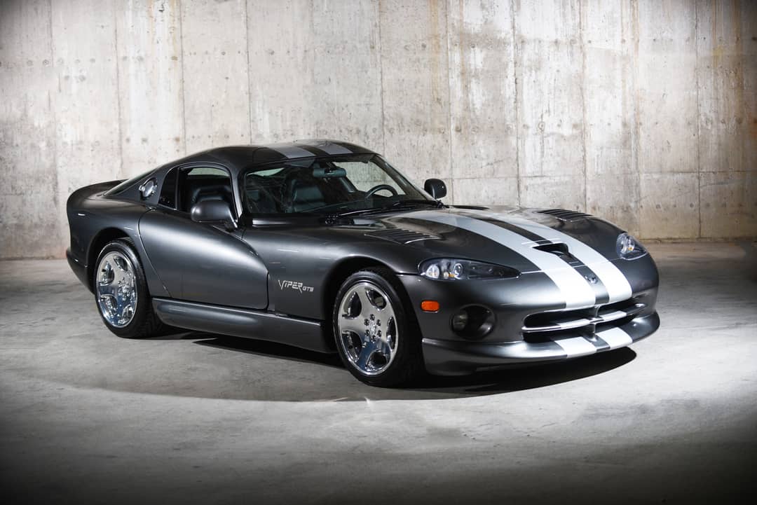 2002 Dodge Viper GTS — photo 2