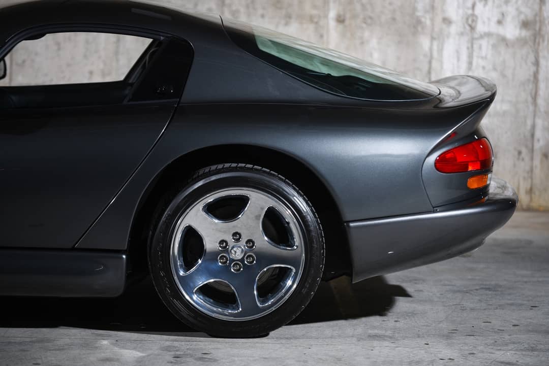 2002 Dodge Viper GTS — photo 14