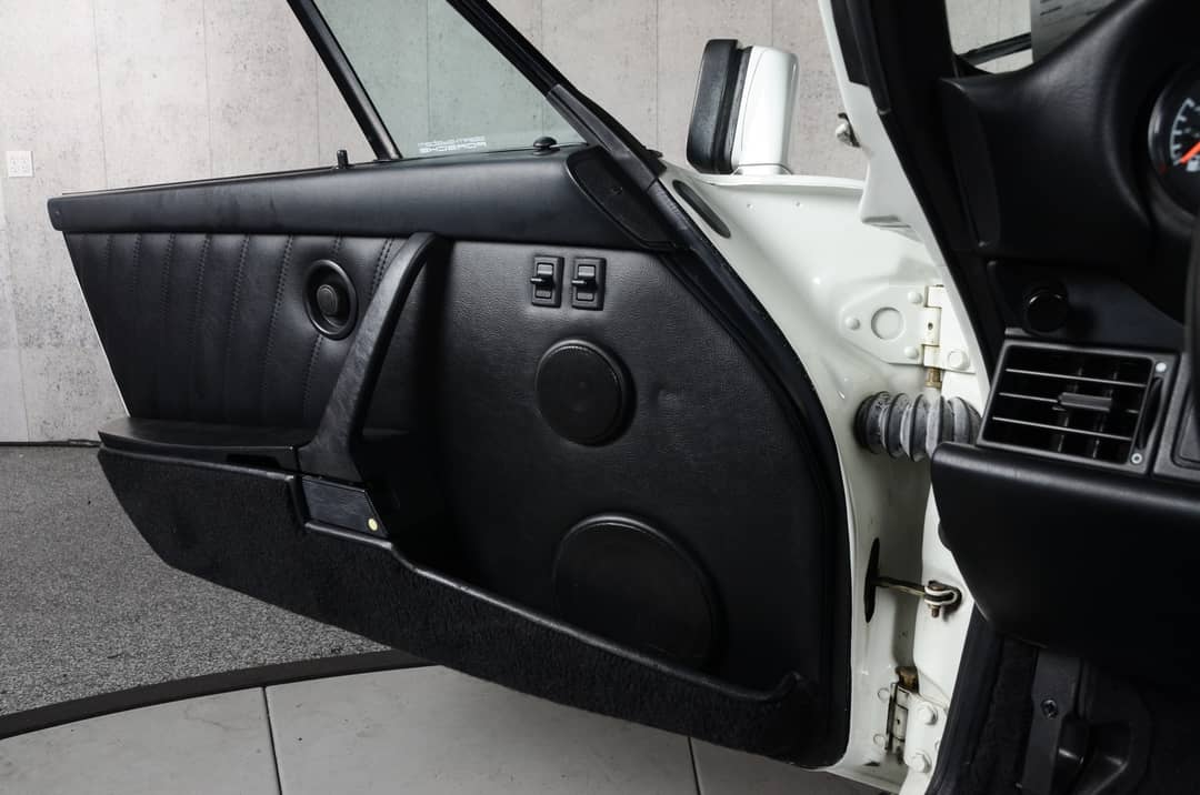1991 Porsche 911 Carrera 2 Targa — photo 52