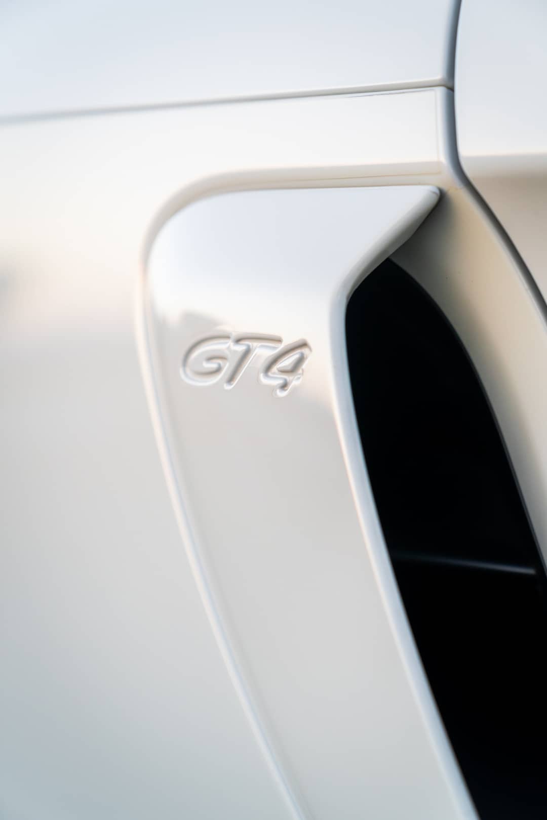 2016 Porsche Cayman GT4 — photo 12