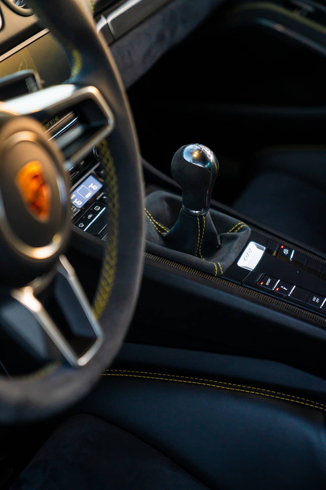 2016 Porsche Cayman GT4 — photo 13