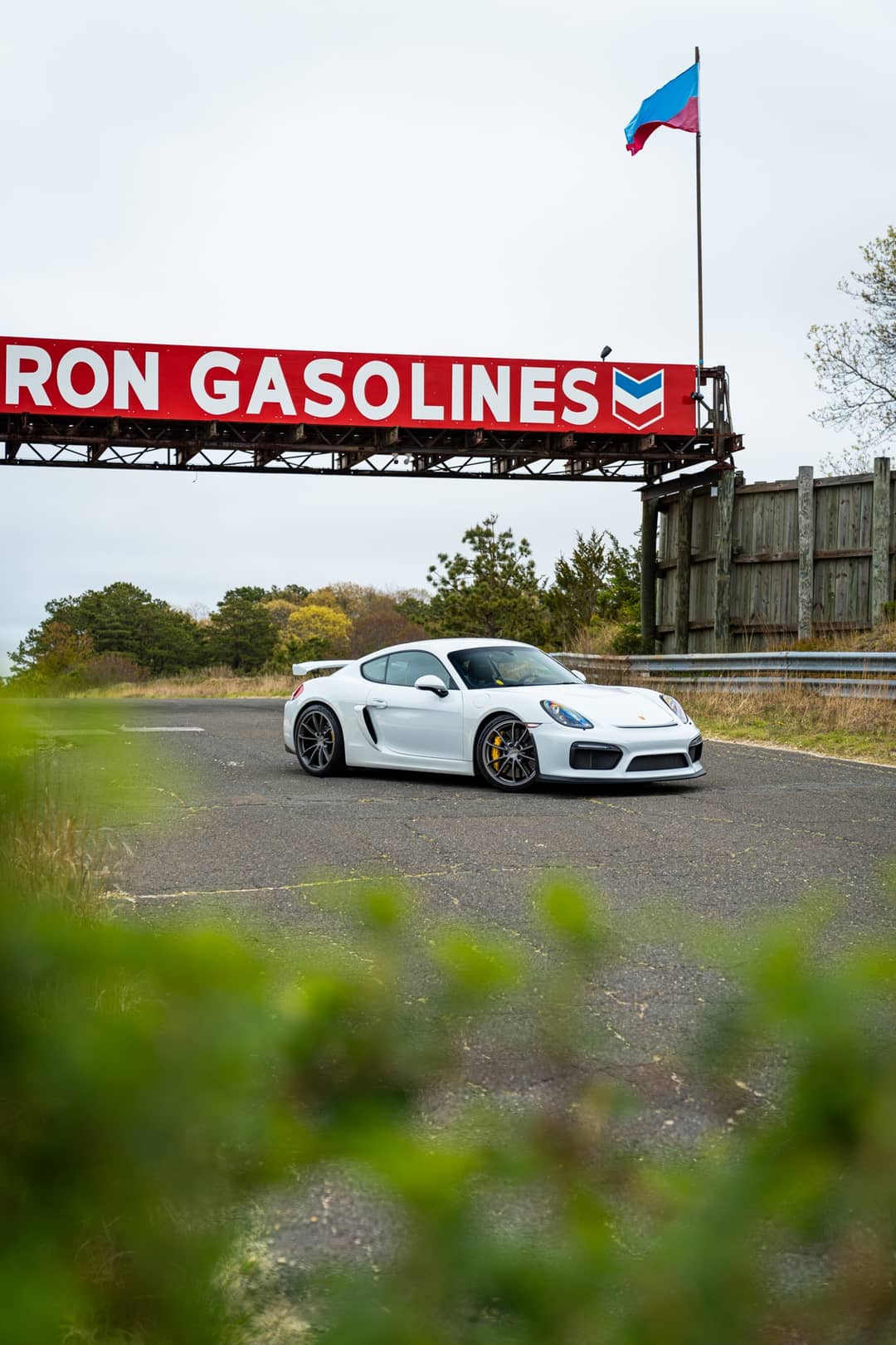 2016 Porsche Cayman GT4 — photo 3