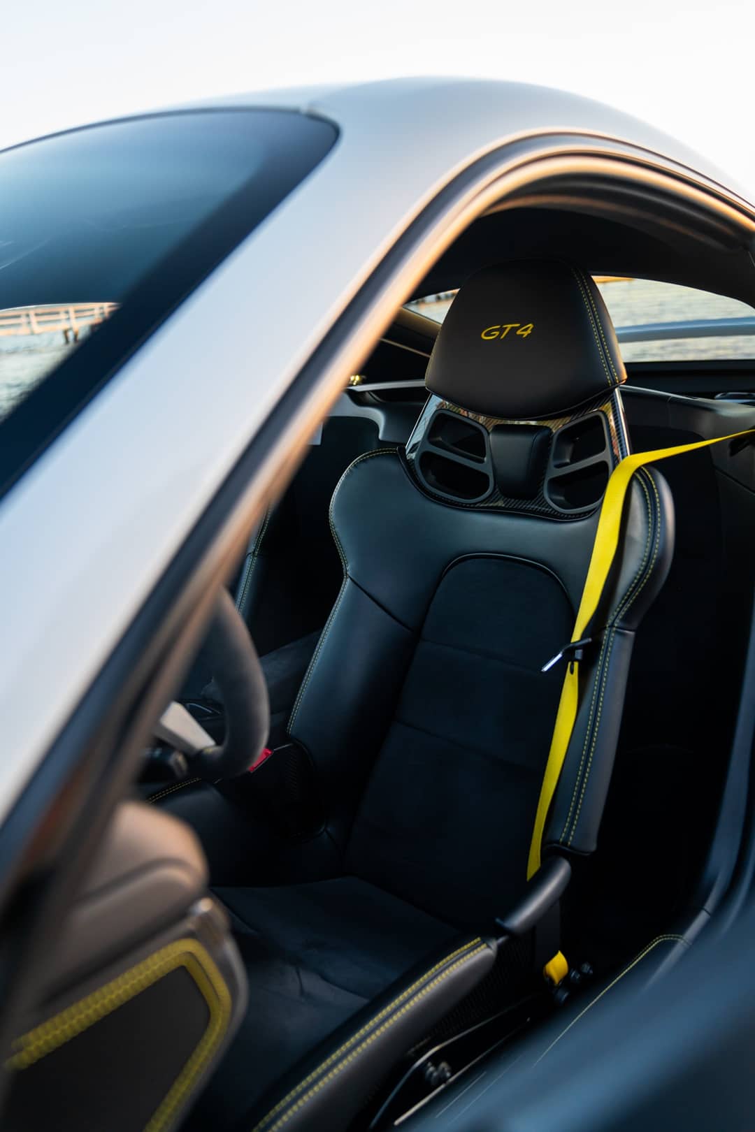 2016 Porsche Cayman GT4 — photo 6