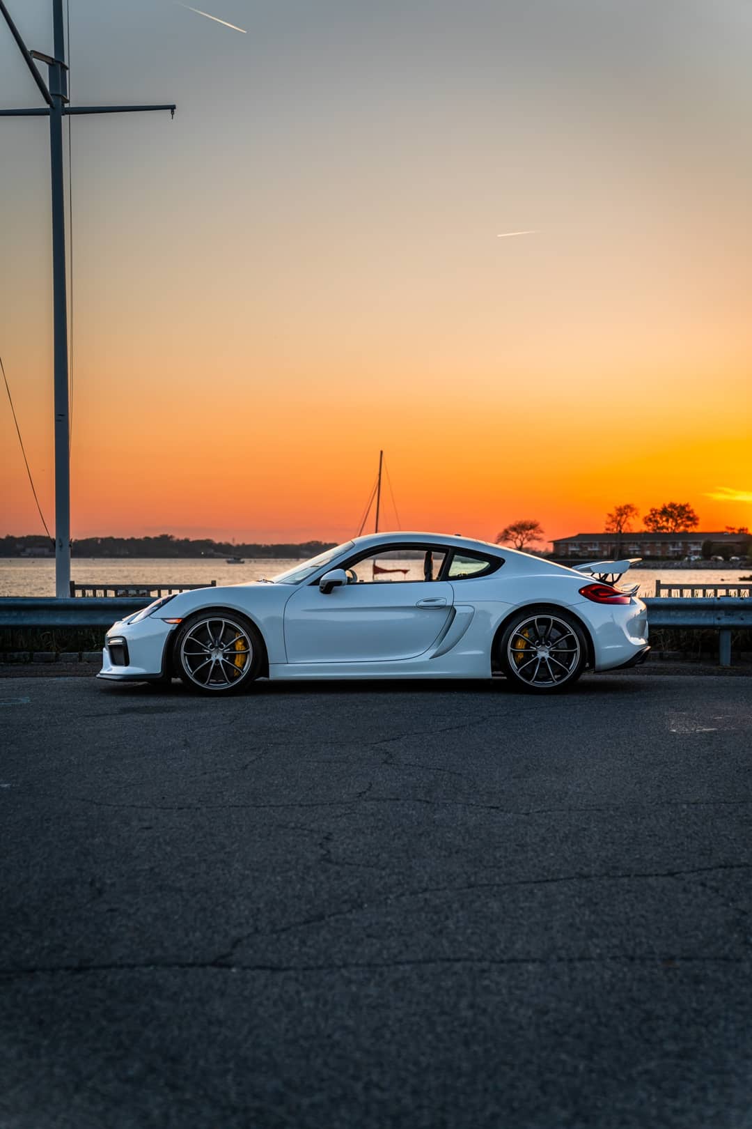 2016 Porsche Cayman GT4 — photo 9