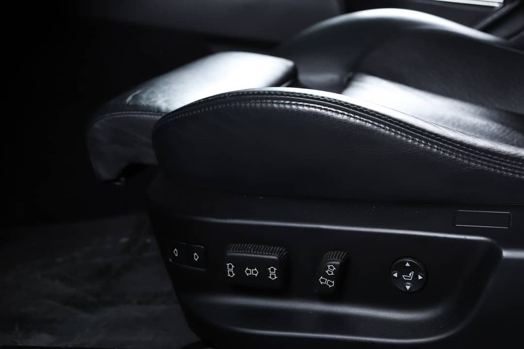 2002 BMW M5 — photo 16