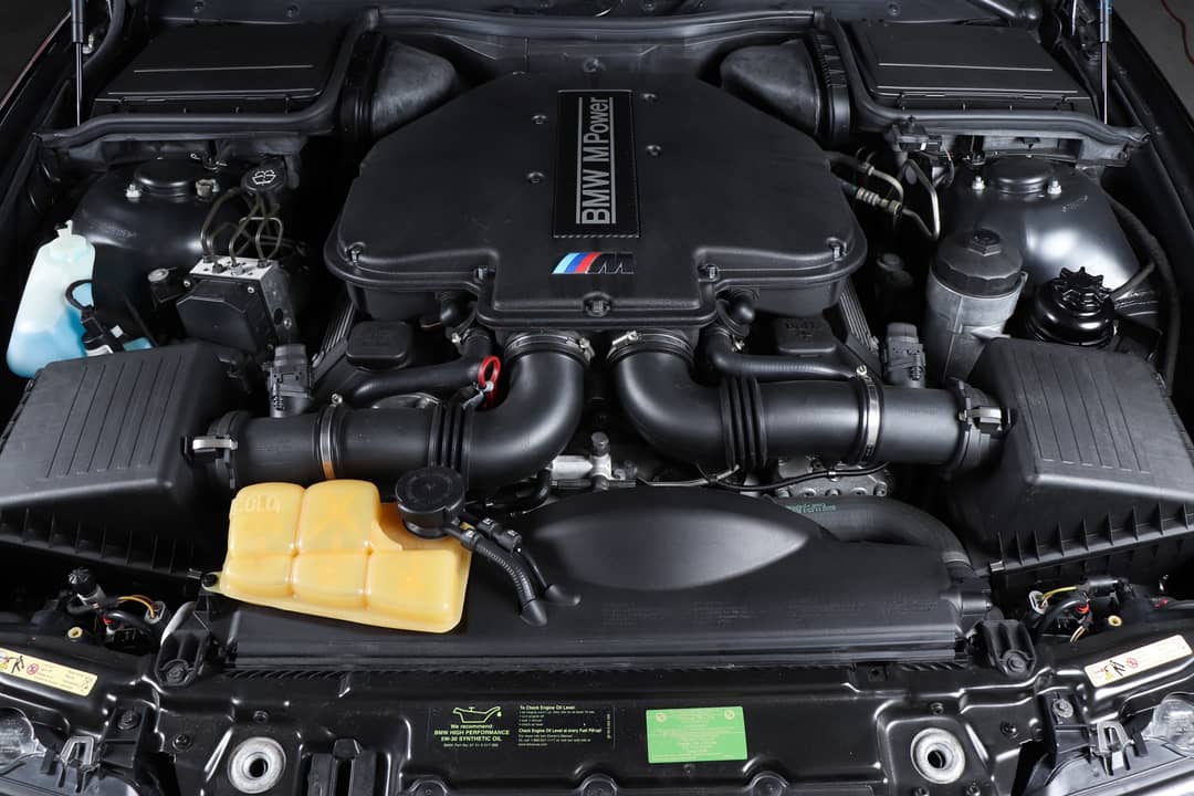 2002 BMW M5 — photo 25