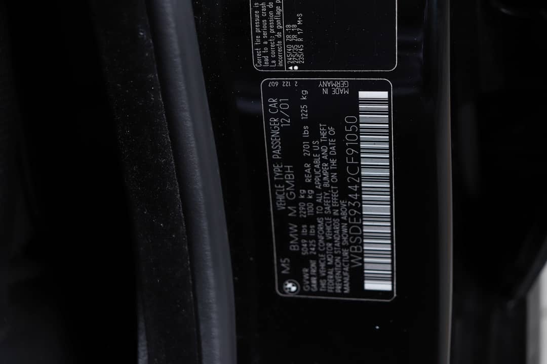 2002 BMW M5 — photo 28