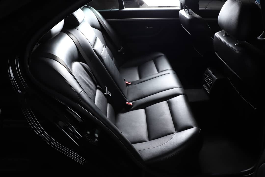 2002 BMW M5 — photo 31