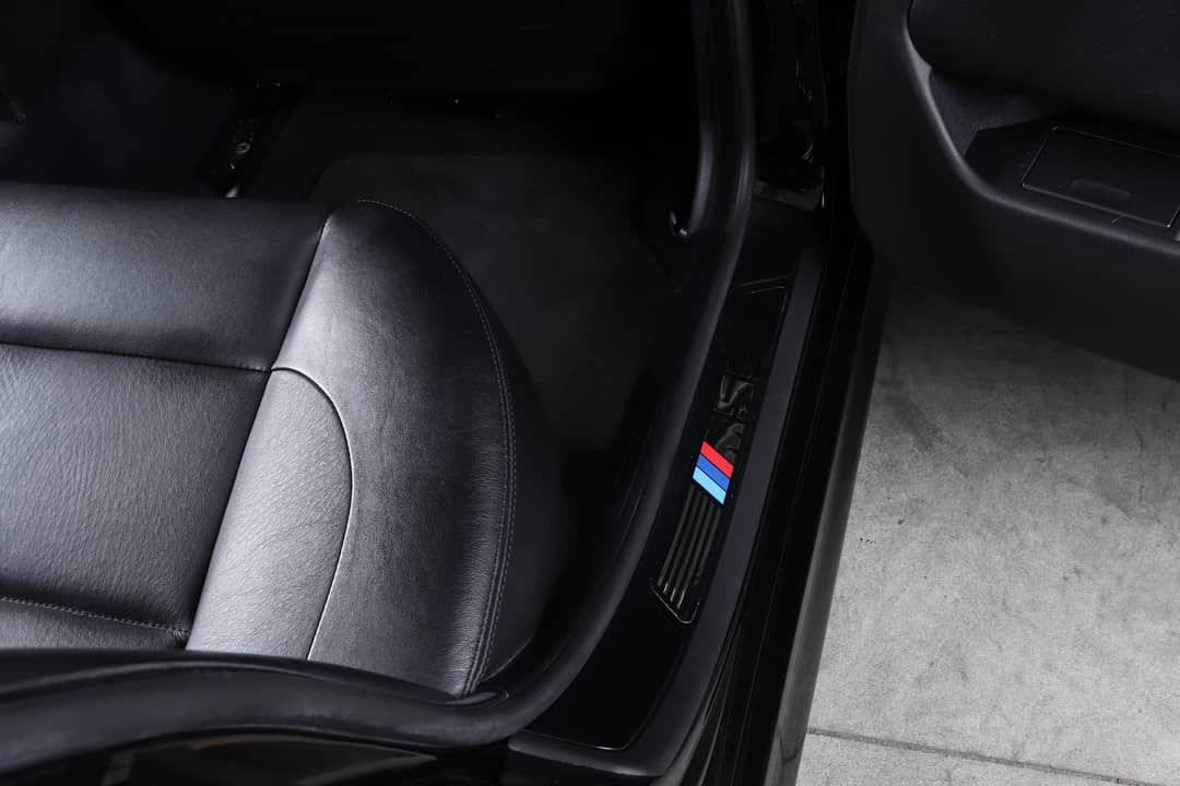2002 BMW M5 — photo 32