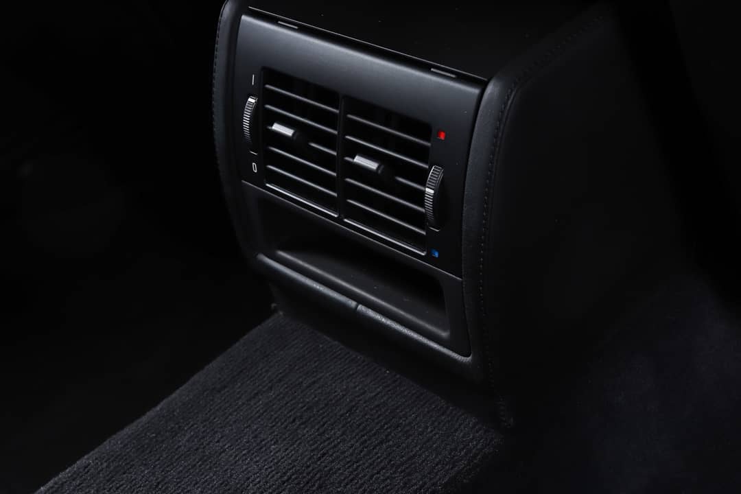 2002 BMW M5 — photo 34