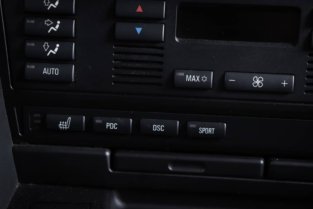 2002 BMW M5 — photo 38
