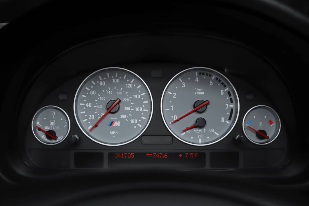 2002 BMW M5 — photo 39
