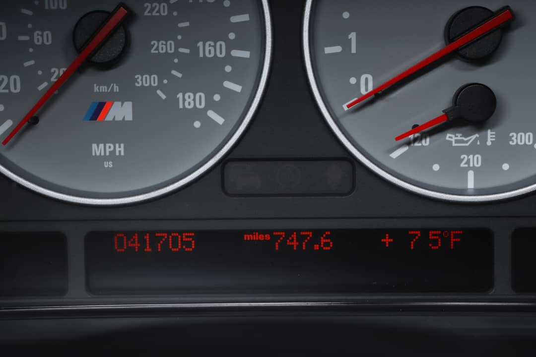 2002 BMW M5 — photo 40