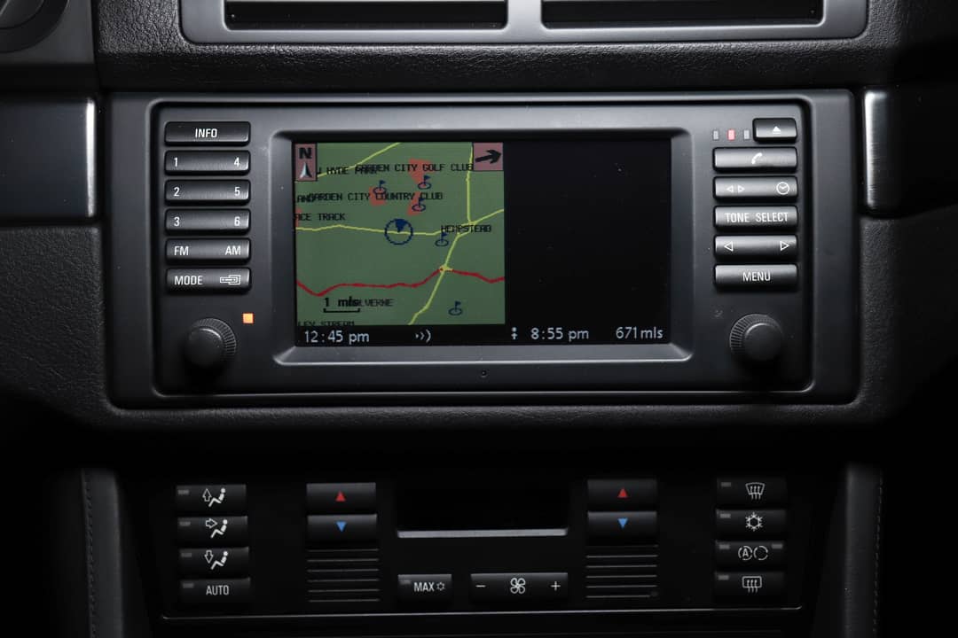 2002 BMW M5 — photo 41
